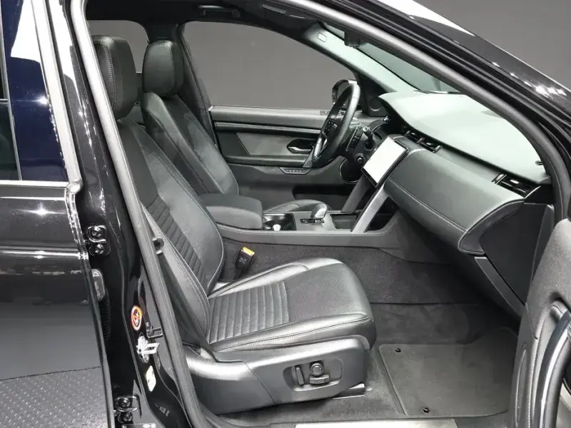 2025 Land Rover Discovery Sport с пробегом 303 км