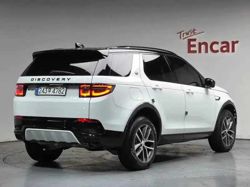 2025 Land Rover Discovery Sport с пробегом 12 080 км