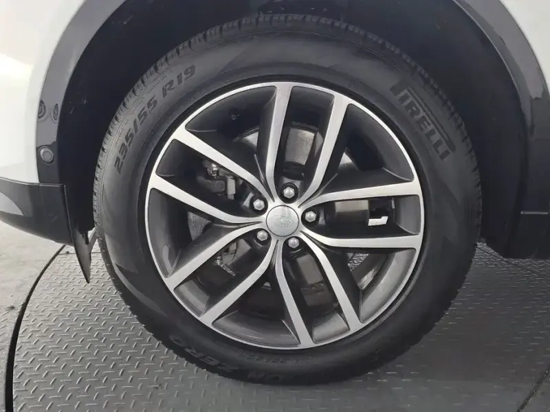 2025 Land Rover Discovery Sport с пробегом 12 080 км