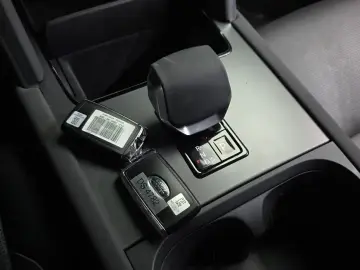 2025 Land Rover Discovery Sport с пробегом 12 080 км
