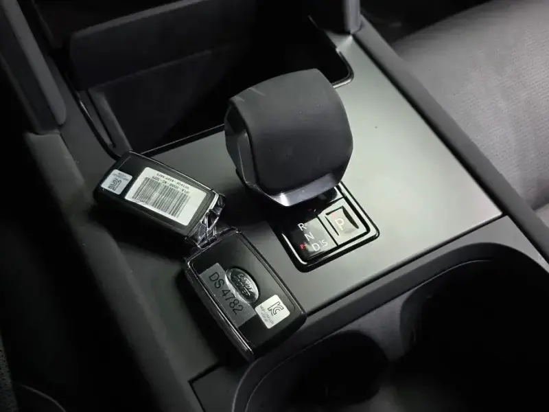 2025 Land Rover Discovery Sport с пробегом 12 080 км