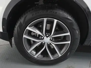2025 Land Rover Discovery Sport с пробегом 6 325 км