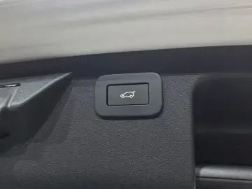 2025 Land Rover Discovery Sport с пробегом 12 080 км