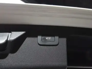 2025 Land Rover Discovery Sport с пробегом 6 325 км