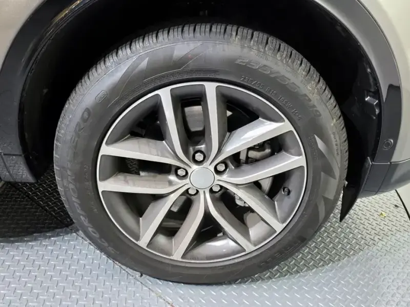 2025 Land Rover Discovery Sport с пробегом 3 592 км