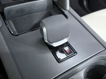 2025 Land Rover Discovery Sport с пробегом 3 592 км