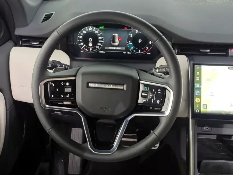 2025 Land Rover Discovery Sport с пробегом 3 592 км