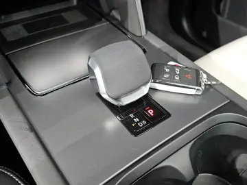 2025 Land Rover Discovery Sport с пробегом 2 064 км