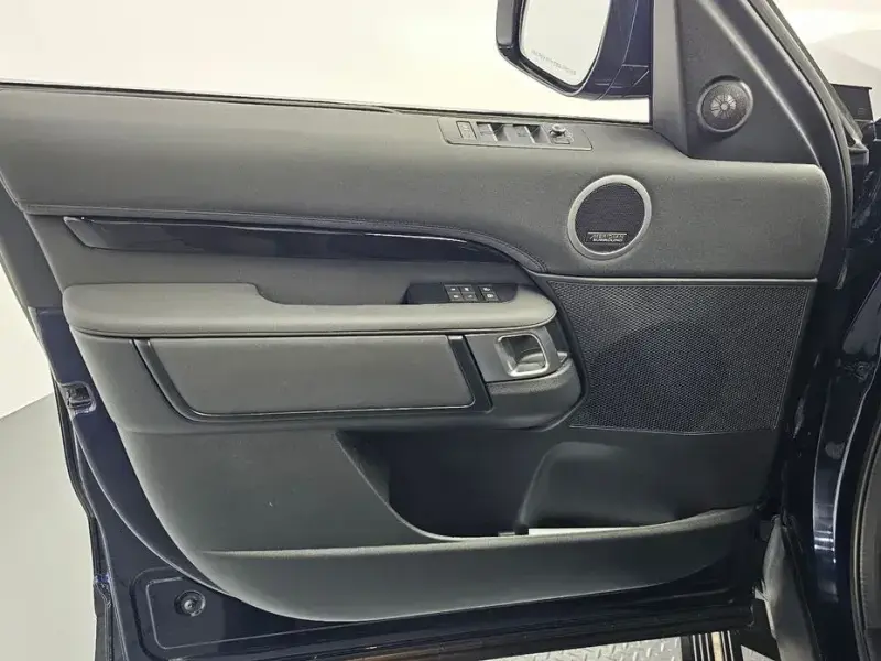 2022 Land Rover Discovery с пробегом 83 037 км