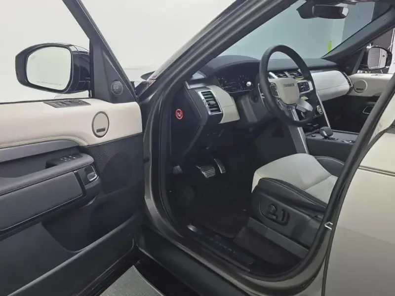 2024 Land Rover Discovery с пробегом 17 381 км