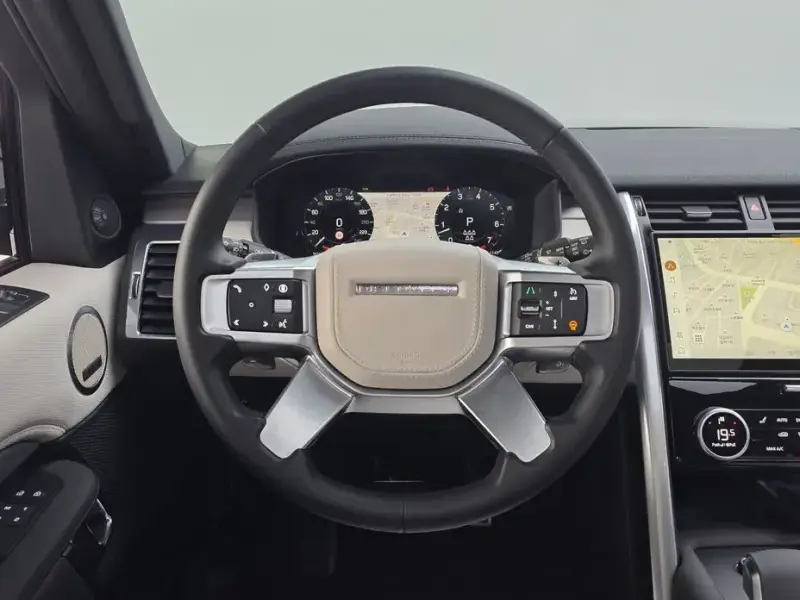 2024 Land Rover Discovery с пробегом 17 381 км