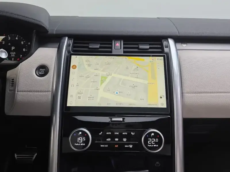 2024 Land Rover Discovery с пробегом 17 381 км