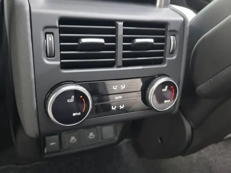 2024 Land Rover Discovery с пробегом 17 381 км