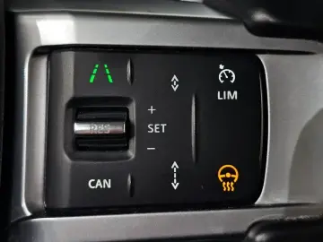 2022 Land Rover Discovery с пробегом 38 362 км