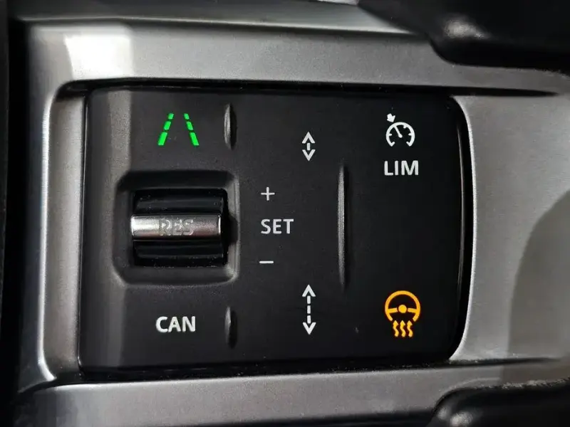 2022 Land Rover Discovery с пробегом 38 362 км