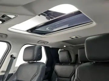 2022 Land Rover Discovery с пробегом 38 362 км