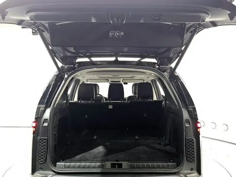 2022 Land Rover Discovery с пробегом 38 362 км
