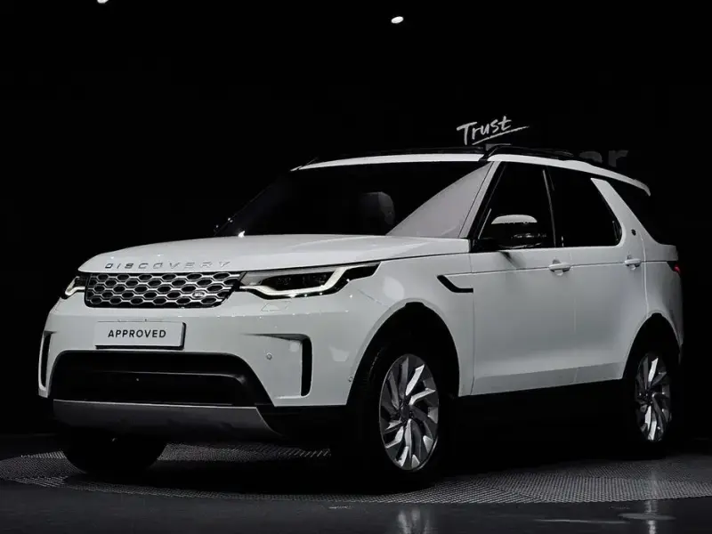 2025 Land Rover Discovery с пробегом 15 823 км