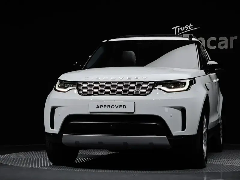 2025 Land Rover Discovery с пробегом 15 823 км