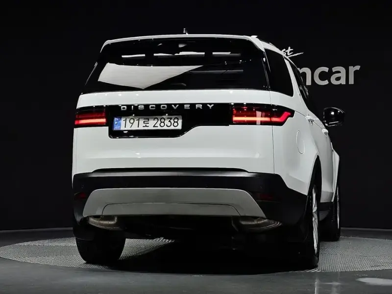2025 Land Rover Discovery с пробегом 15 823 км