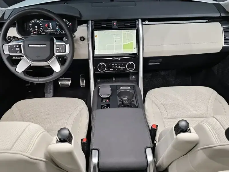 2025 Land Rover Discovery с пробегом 15 823 км