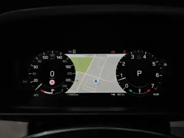 2025 Land Rover Discovery с пробегом 15 823 км