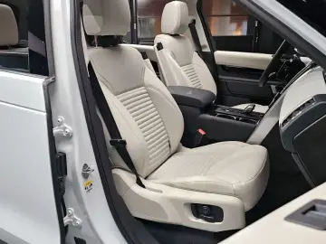 2025 Land Rover Discovery с пробегом 15 823 км