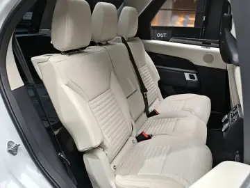 2025 Land Rover Discovery с пробегом 15 823 км