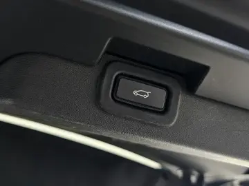 2022 Land Rover Discovery с пробегом 74 898 км