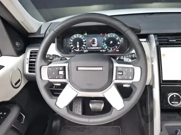 2025 Land Rover Discovery с пробегом 15 823 км