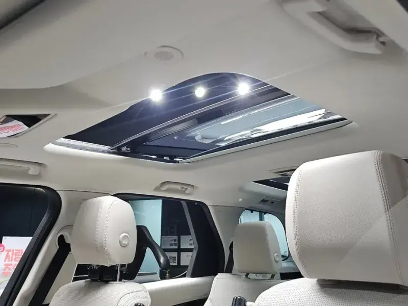 2025 Land Rover Discovery с пробегом 15 823 км