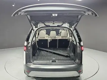 2025 Land Rover Discovery с пробегом 15 823 км