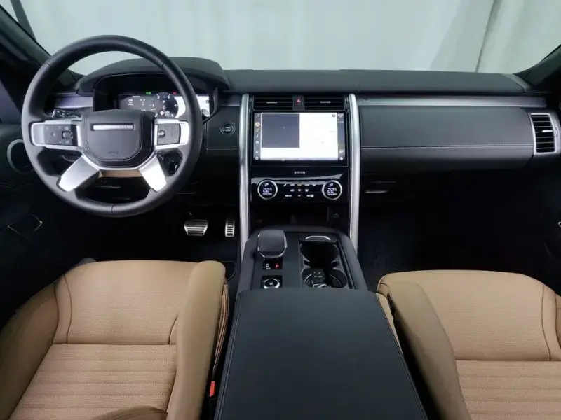 2025 Land Rover Discovery с пробегом 12 506 км