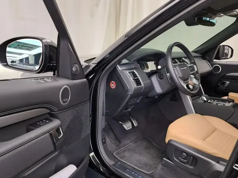 2025 Land Rover Discovery с пробегом 12 506 км