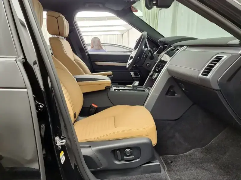 2025 Land Rover Discovery с пробегом 12 506 км