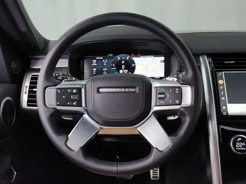 2025 Land Rover Discovery с пробегом 12 506 км
