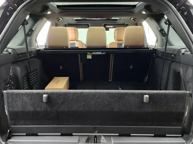 2025 Land Rover Discovery с пробегом 12 506 км