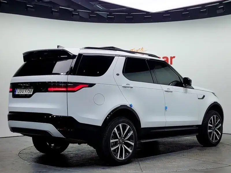 2022 Land Rover Discovery с пробегом 49 942 км