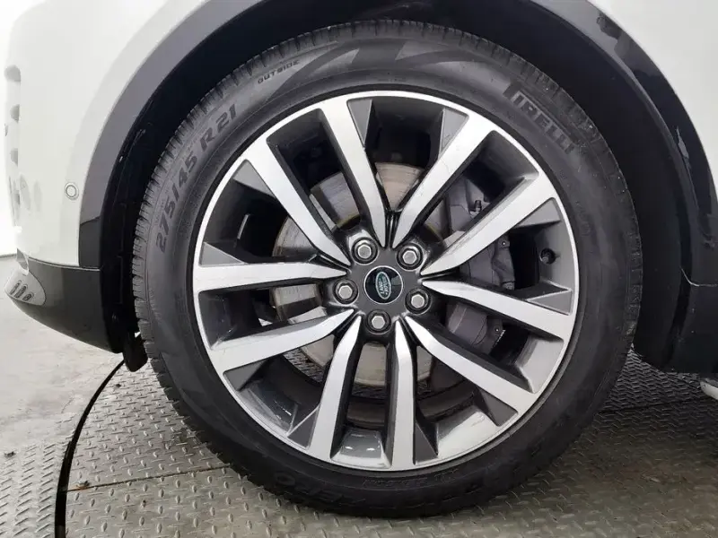 2022 Land Rover Discovery с пробегом 49 942 км