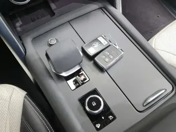2022 Land Rover Discovery с пробегом 49 942 км