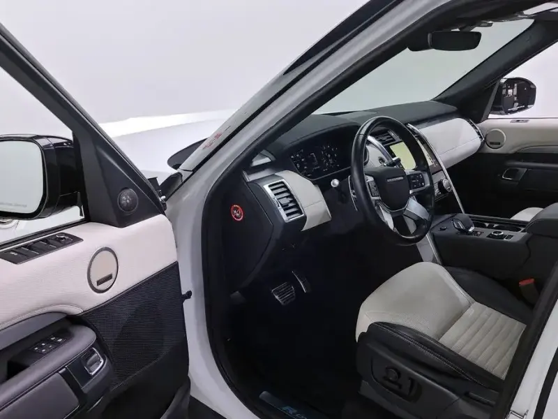 2022 Land Rover Discovery с пробегом 49 942 км
