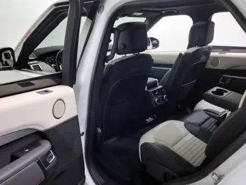 2022 Land Rover Discovery с пробегом 49 942 км