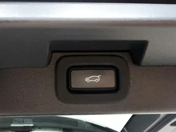 2022 Land Rover Discovery с пробегом 49 942 км