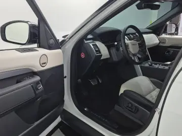 2024 Land Rover Discovery с пробегом 14 978 км