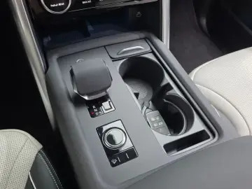 2024 Land Rover Discovery с пробегом 14 978 км