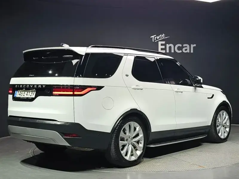 2022 Land Rover Discovery с пробегом 70 256 км