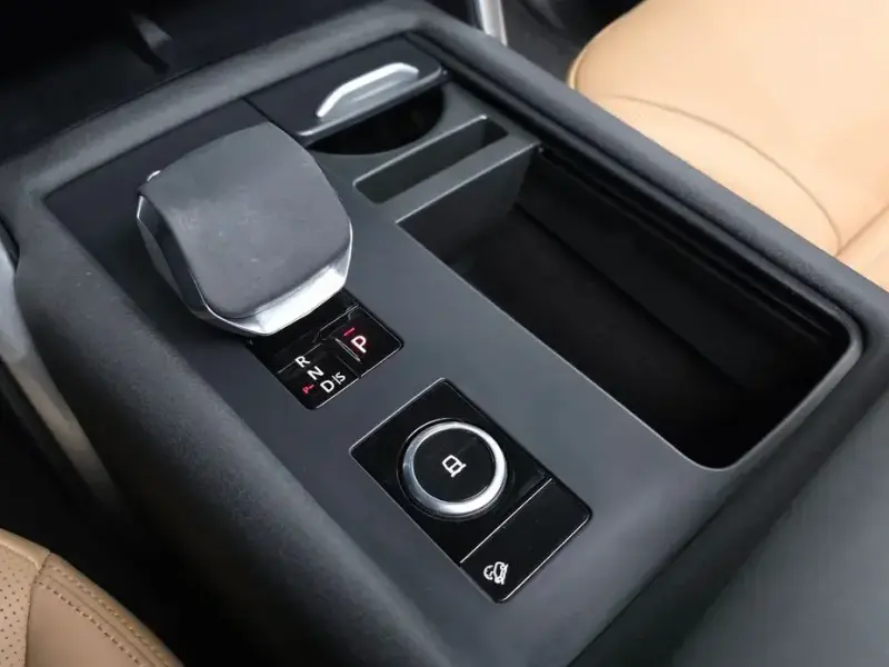 2024 Land Rover Discovery с пробегом 23 148 км