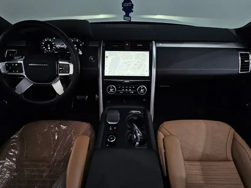 2025 Land Rover Discovery с пробегом 18 756 км