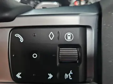2025 Land Rover Discovery с пробегом 18 756 км