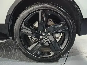 2025 Land Rover Discovery с пробегом 18 756 км